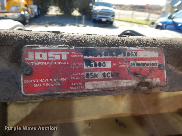 image for item DM2874 2016 Peterbilt 579  semi truck