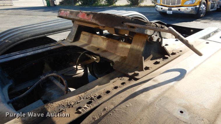 image for item DM2874 2016 Peterbilt 579  semi truck