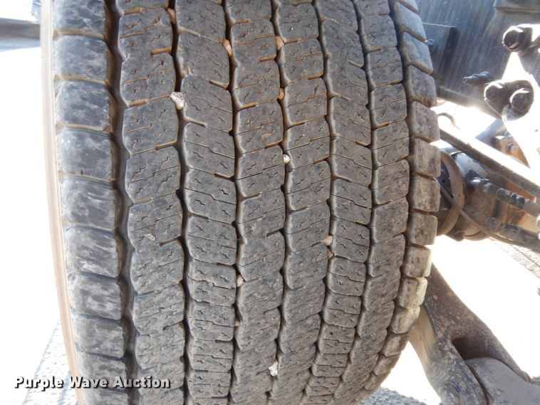 image for item DM2874 2016 Peterbilt 579  semi truck