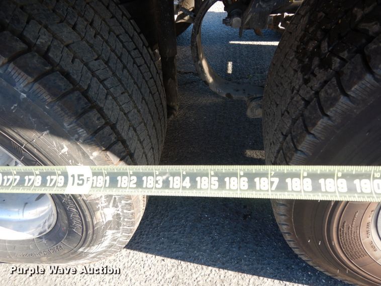 image for item DM2874 2016 Peterbilt 579  semi truck