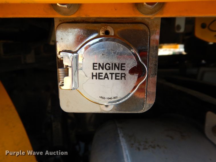 image for item DM2874 2016 Peterbilt 579  semi truck