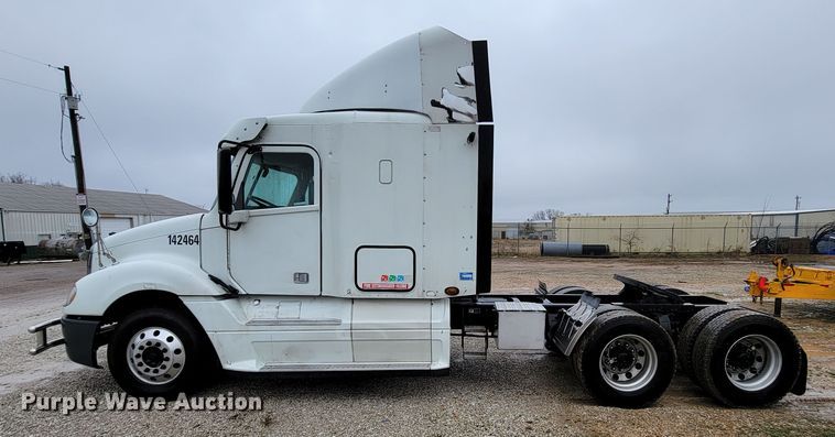 image for item FL9099 2013 Freightliner Columbia  Glider semi truck