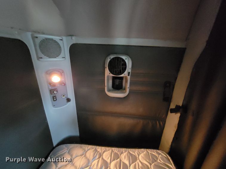 image for item FL9099 2013 Freightliner Columbia  Glider semi truck