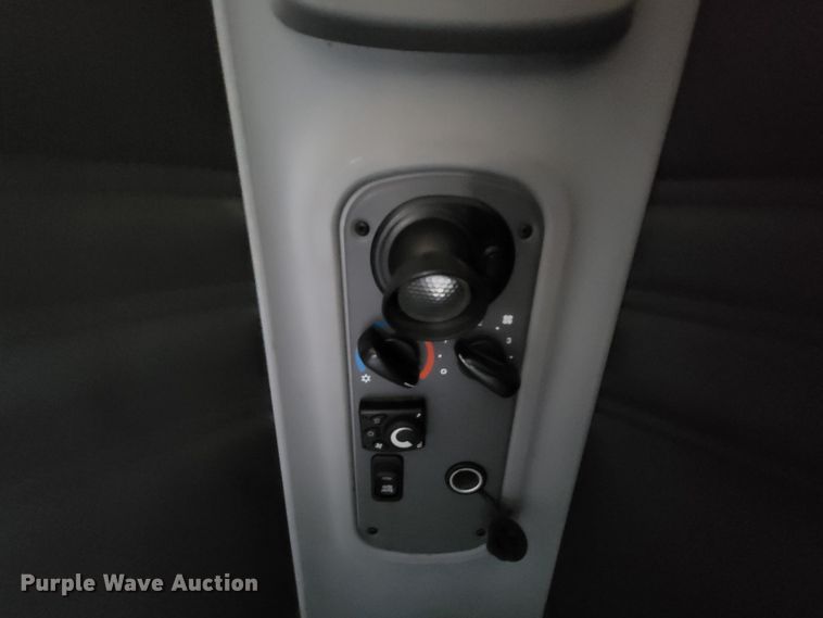 image for item FL9099 2013 Freightliner Columbia  Glider semi truck