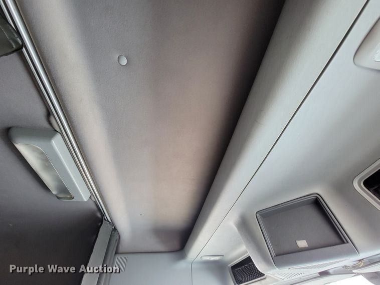 image for item FL9099 2013 Freightliner Columbia  Glider semi truck