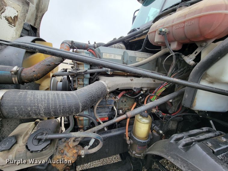 image for item FL9099 2013 Freightliner Columbia  Glider semi truck