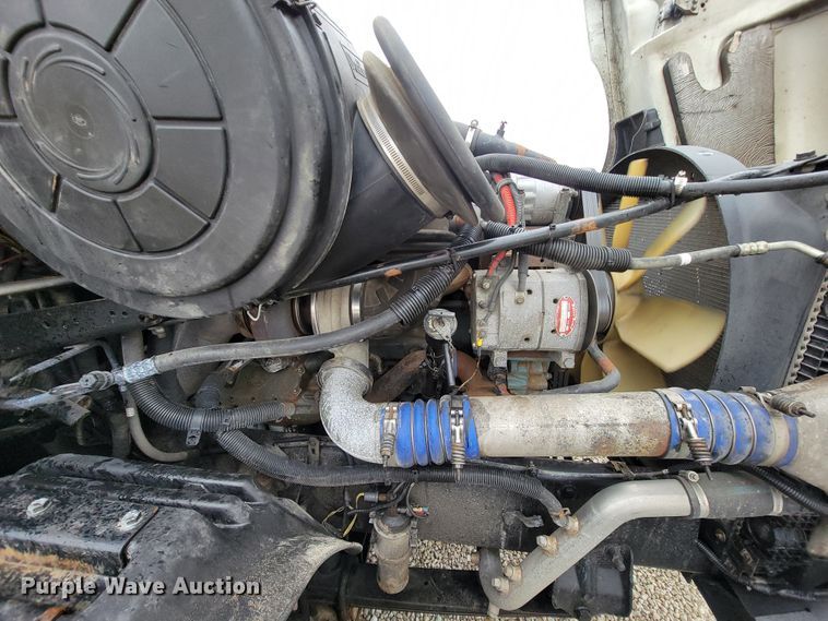 image for item FL9099 2013 Freightliner Columbia  Glider semi truck