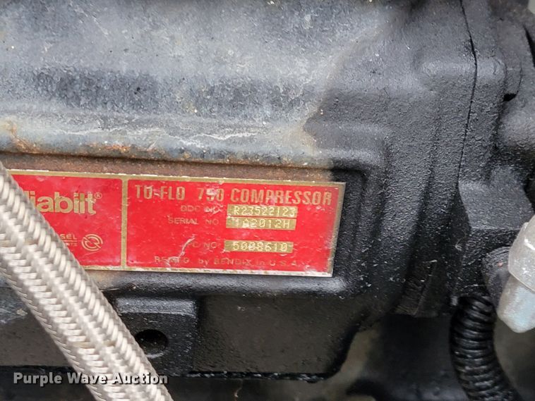 image for item FL9099 2013 Freightliner Columbia  Glider semi truck