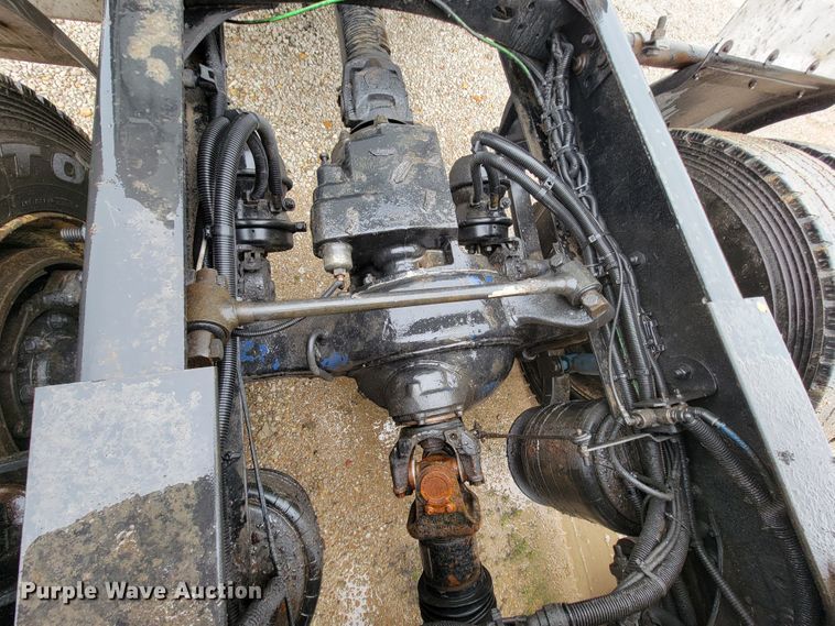 image for item FL9099 2013 Freightliner Columbia  Glider semi truck