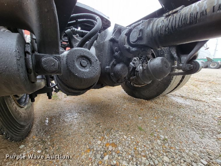 image for item FL9099 2013 Freightliner Columbia  Glider semi truck