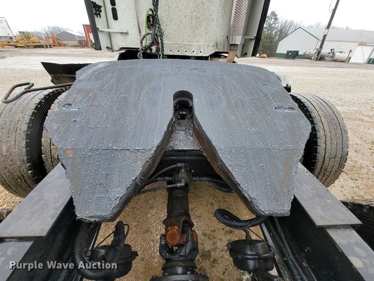 image for item FL9099 2013 Freightliner Columbia  Glider semi truck