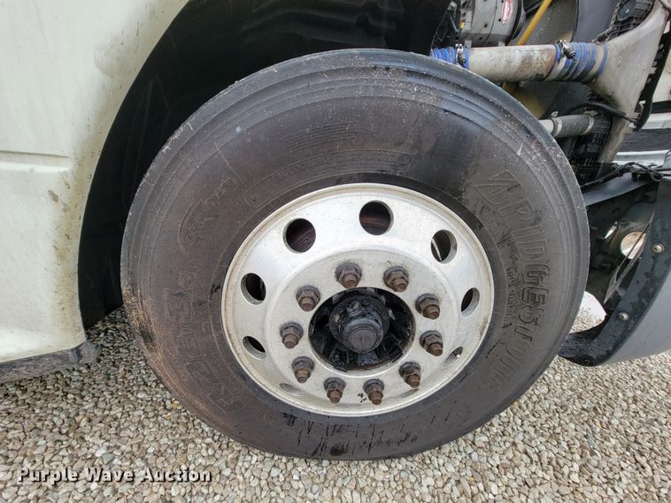 image for item FL9099 2013 Freightliner Columbia  Glider semi truck