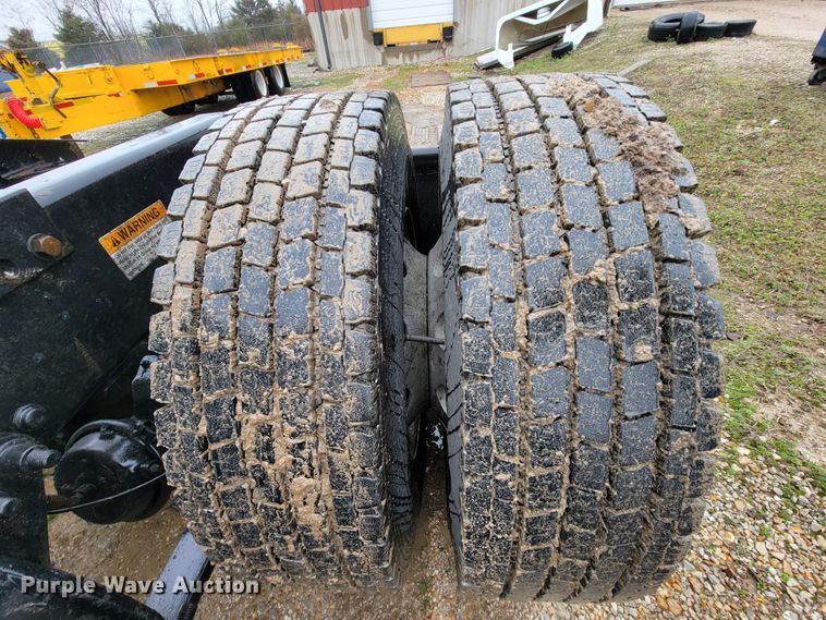 image for item FL9099 2013 Freightliner Columbia  Glider semi truck