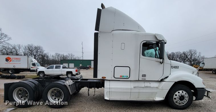 image for item FL9100 2012 Freightliner Columbia  Glider semi truck