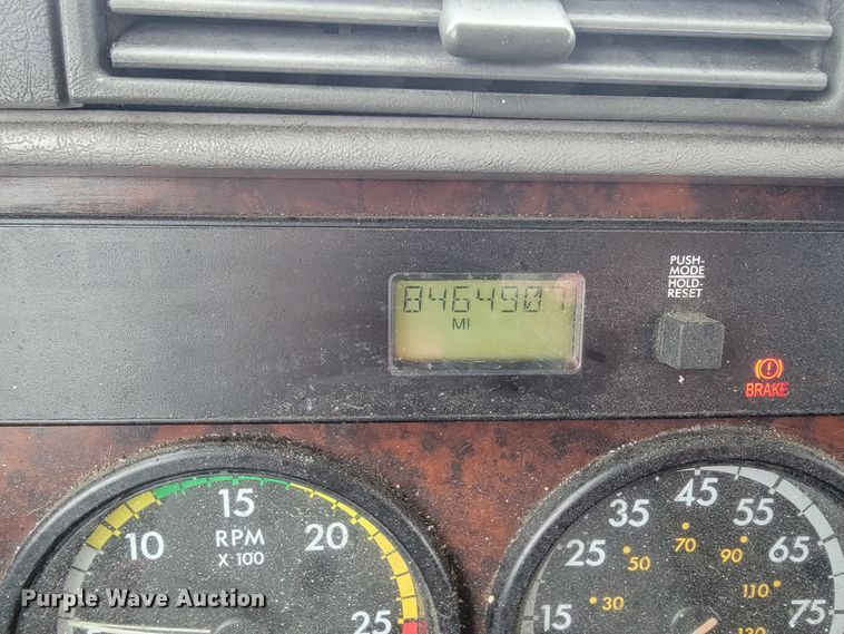 image for item FL9100 2012 Freightliner Columbia  Glider semi truck