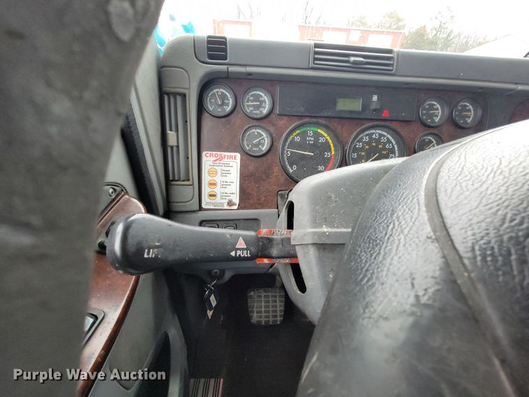 image for item FL9100 2012 Freightliner Columbia  Glider semi truck