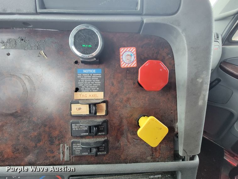 image for item FL9100 2012 Freightliner Columbia  Glider semi truck