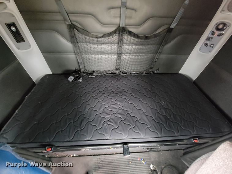 image for item FL9100 2012 Freightliner Columbia  Glider semi truck