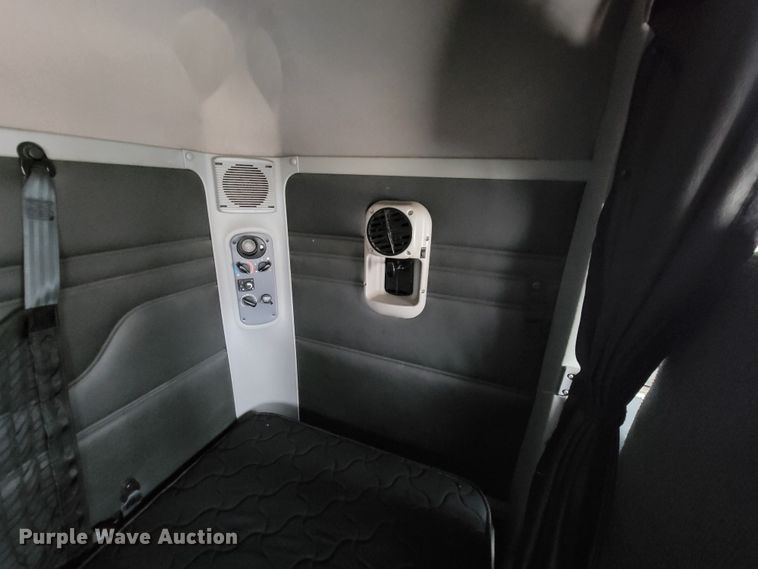 image for item FL9100 2012 Freightliner Columbia  Glider semi truck