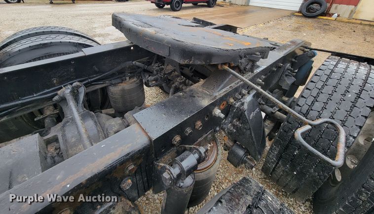 image for item FL9100 2012 Freightliner Columbia  Glider semi truck