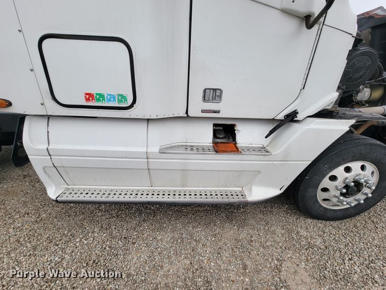 image for item FL9100 2012 Freightliner Columbia  Glider semi truck