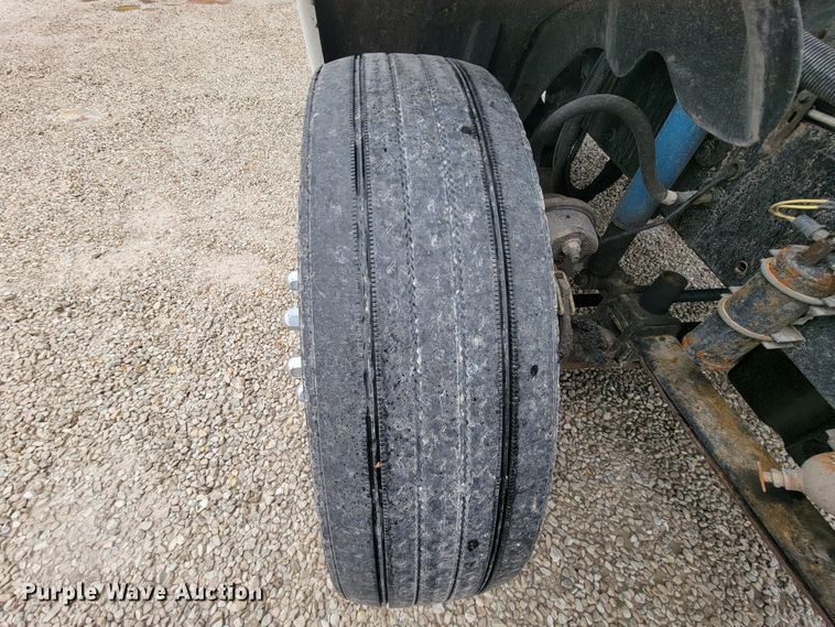 image for item FL9100 2012 Freightliner Columbia  Glider semi truck