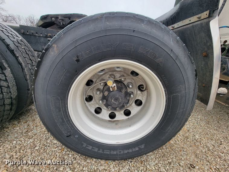 image for item FL9100 2012 Freightliner Columbia  Glider semi truck