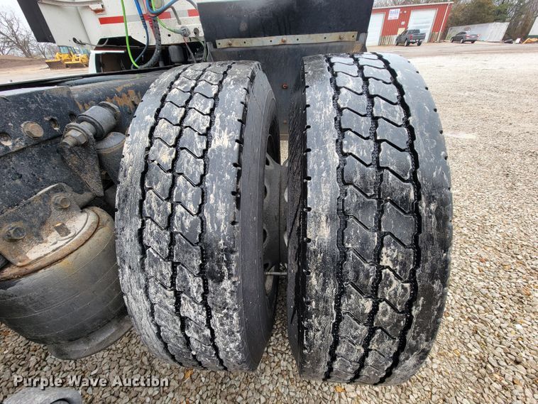 image for item FL9100 2012 Freightliner Columbia  Glider semi truck