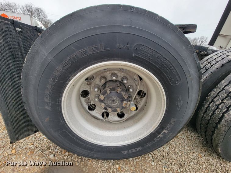 image for item FL9100 2012 Freightliner Columbia  Glider semi truck