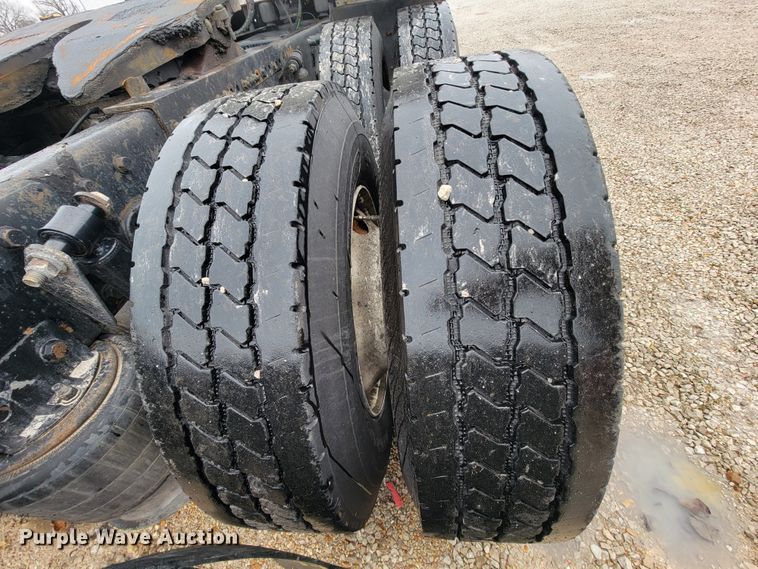 image for item FL9100 2012 Freightliner Columbia  Glider semi truck