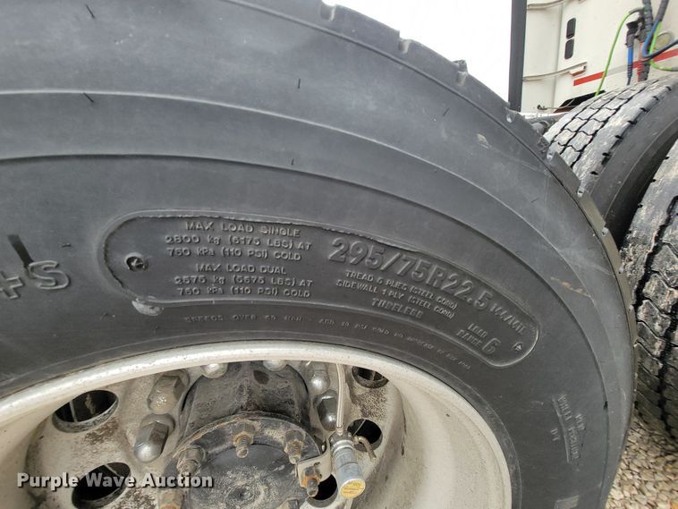 image for item FL9100 2012 Freightliner Columbia  Glider semi truck