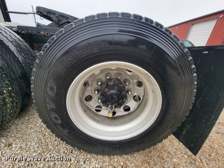 image for item FL9100 2012 Freightliner Columbia  Glider semi truck