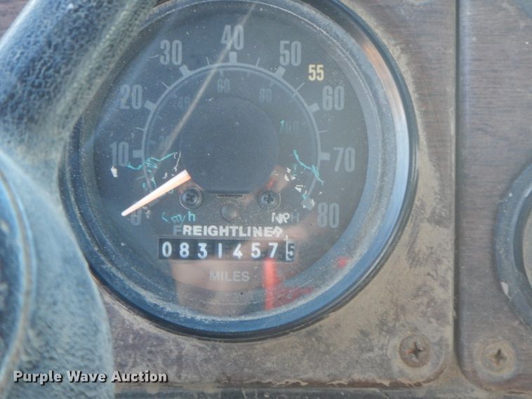 image for item GG9445 1988 Freightliner FLC  semi truck