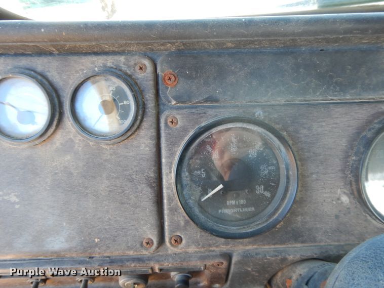 image for item GG9445 1988 Freightliner FLC  semi truck