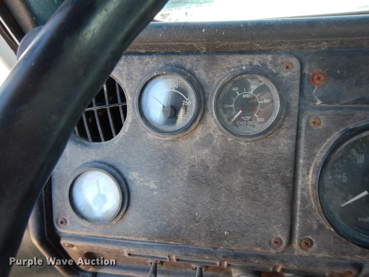 image for item GG9445 1988 Freightliner FLC  semi truck