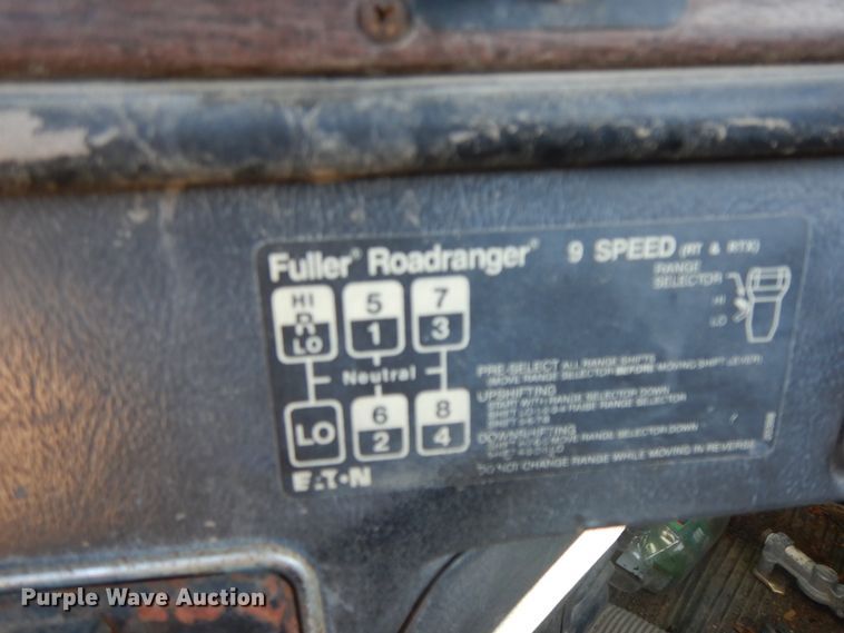 image for item GG9445 1988 Freightliner FLC  semi truck