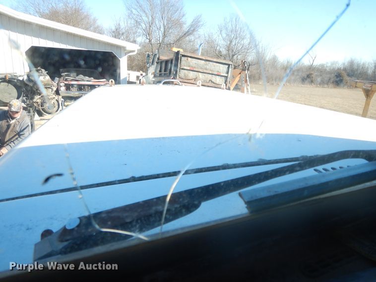 image for item GG9445 1988 Freightliner FLC  semi truck