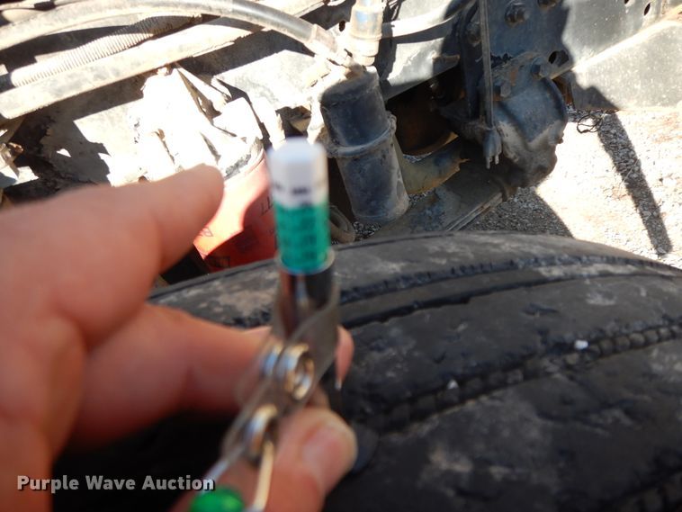 image for item GG9445 1988 Freightliner FLC  semi truck