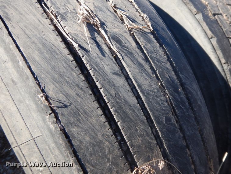 image for item GG9445 1988 Freightliner FLC  semi truck