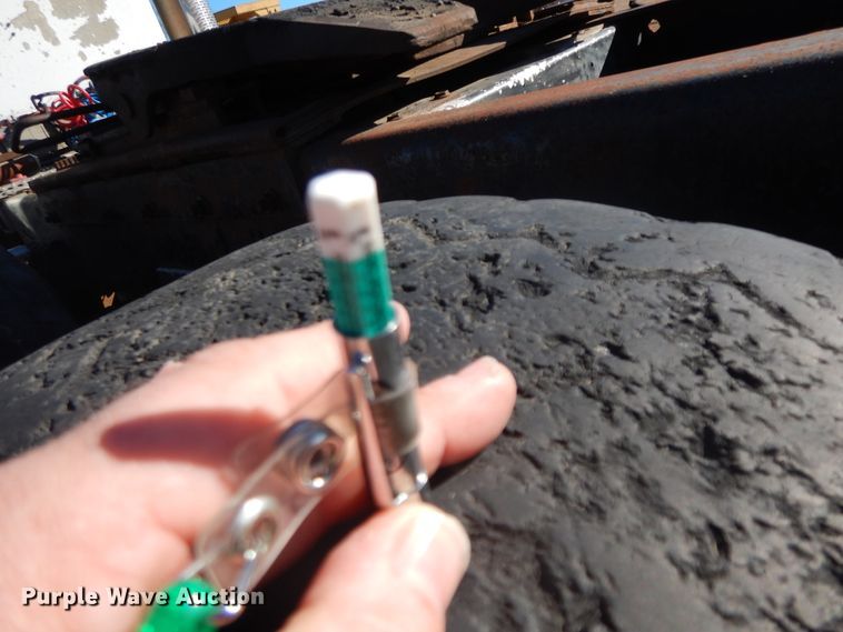 image for item GG9445 1988 Freightliner FLC  semi truck