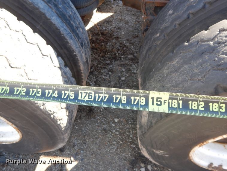 image for item GG9445 1988 Freightliner FLC  semi truck