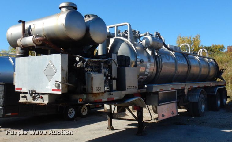 image for item HD9079 1997 Presvac Systems Limited vacuum trailer