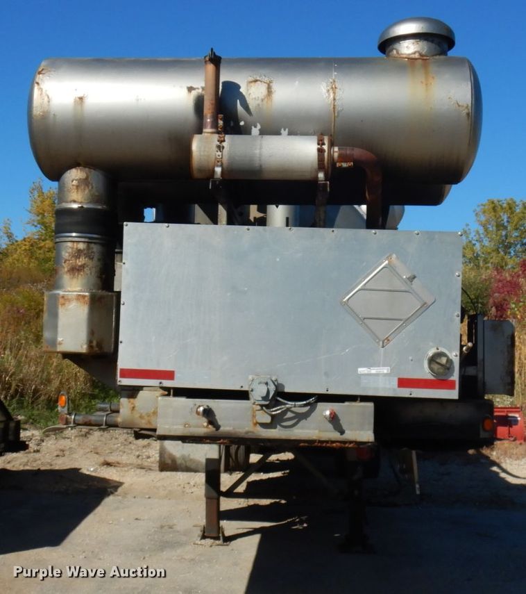 image for item HD9079 1997 Presvac Systems Limited vacuum trailer