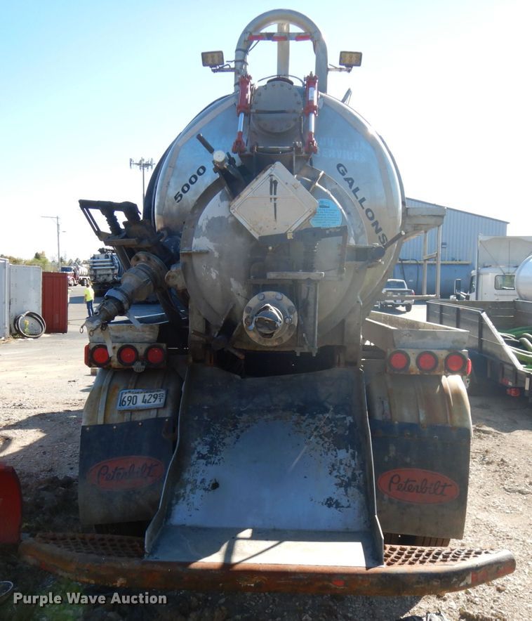 image for item HD9079 1997 Presvac Systems Limited vacuum trailer