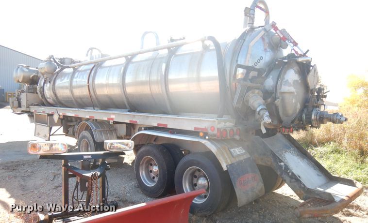 image for item HD9079 1997 Presvac Systems Limited vacuum trailer