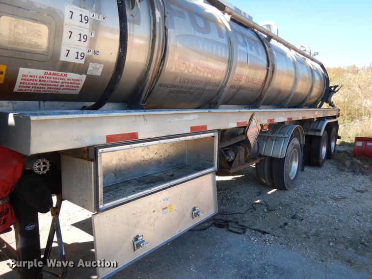 image for item HD9079 1997 Presvac Systems Limited vacuum trailer