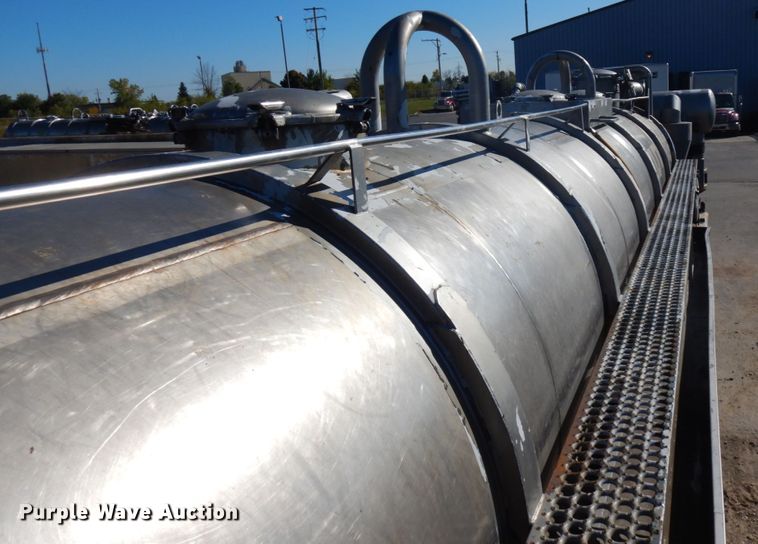 image for item HD9079 1997 Presvac Systems Limited vacuum trailer