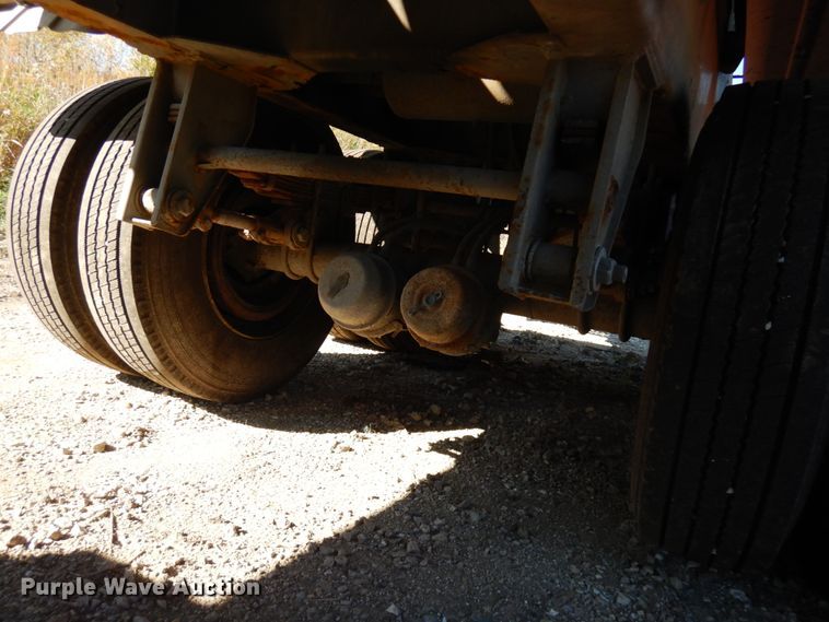 image for item HD9079 1997 Presvac Systems Limited vacuum trailer