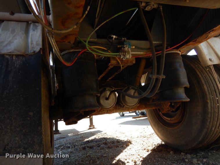 image for item HD9079 1997 Presvac Systems Limited vacuum trailer