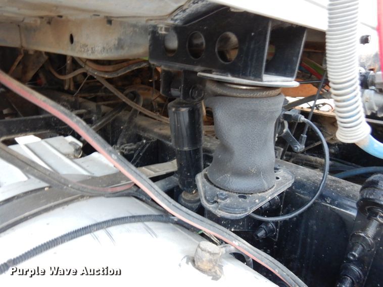 image for item HD9247 2007 Mack CXN613  semi truck